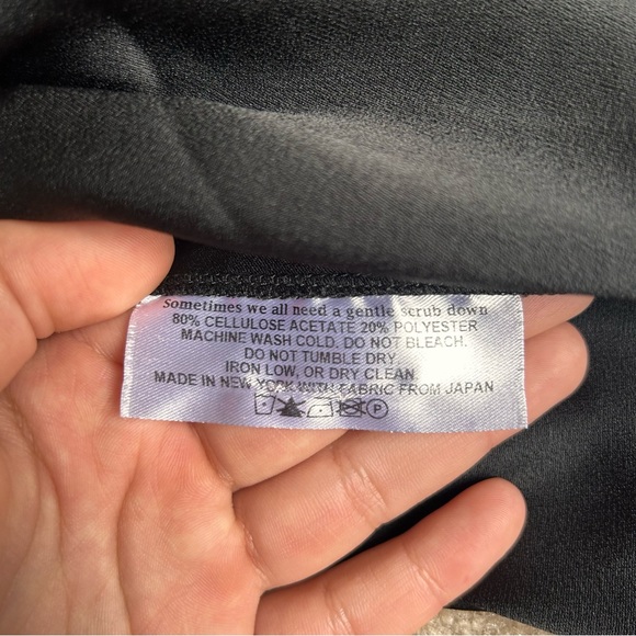 BLACK MM LAFLEUR CROSS TOP- S/M - Picture 5 of 5